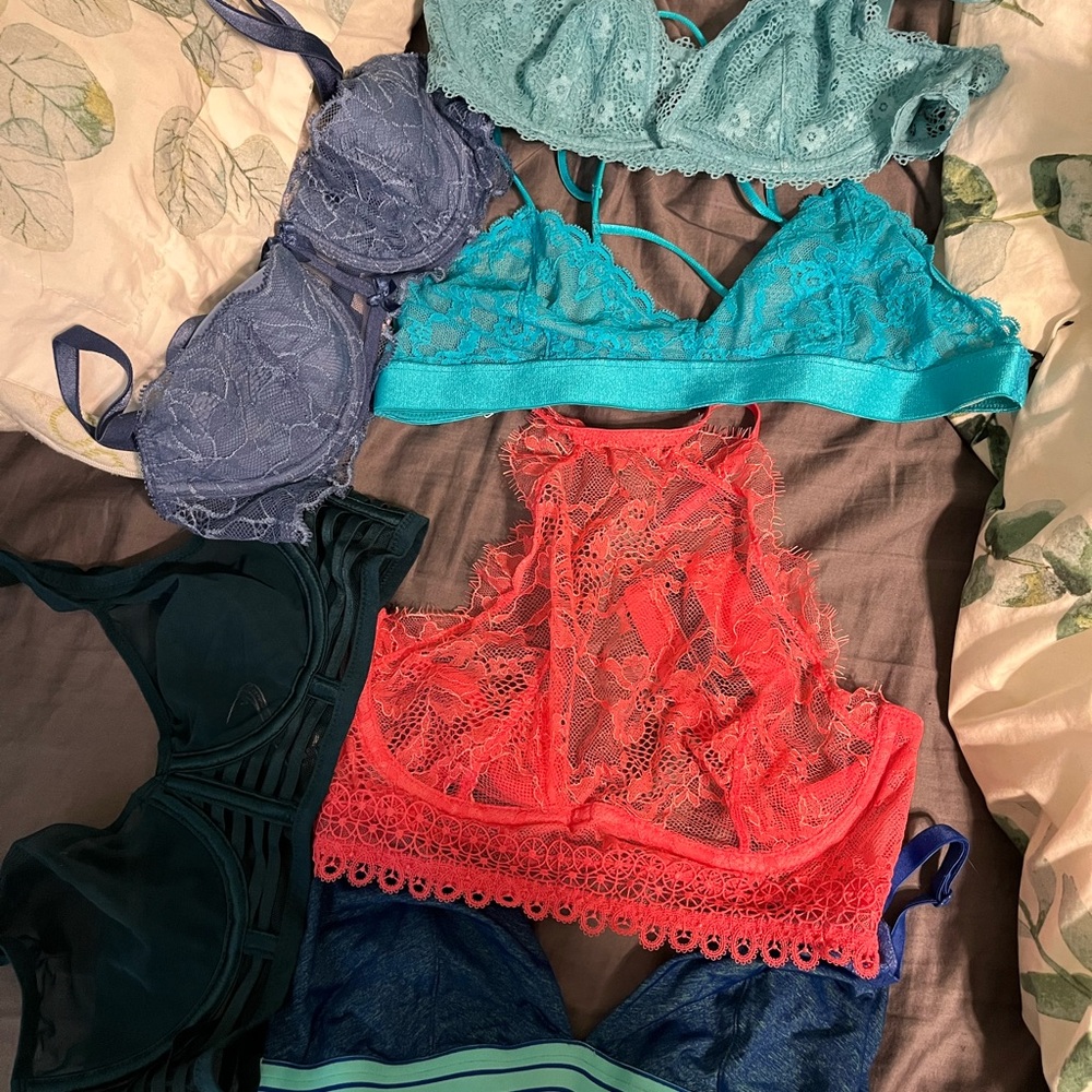 Victoria's Secret Bra Collection - 86 in total. Looking to bundle. $5 EACH - Picture 4 of 16